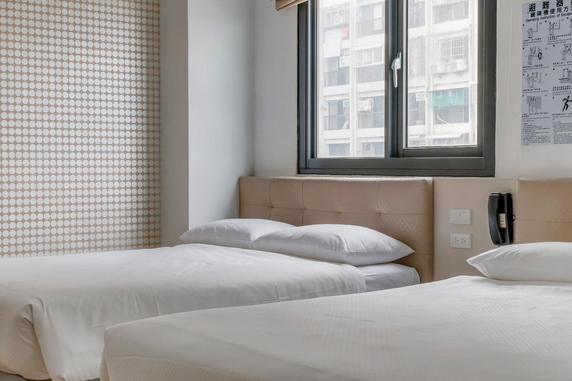 Check Inn Express Kaohsiung Love River Bagian luar foto